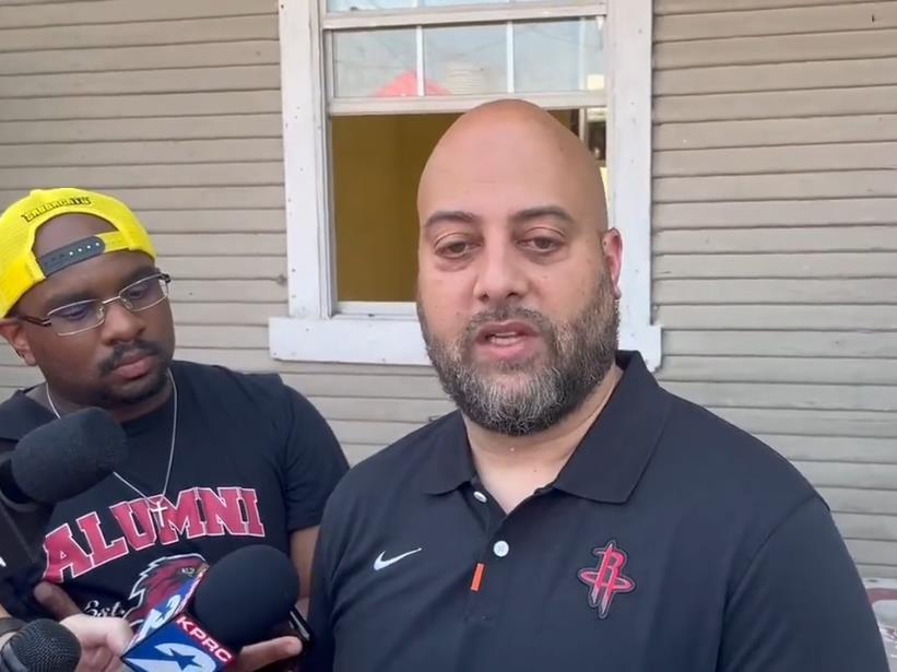 开云-第19人?37岁老将险加盟火箭队!硬汉控卫摊牌:薪资空间成绊脚石