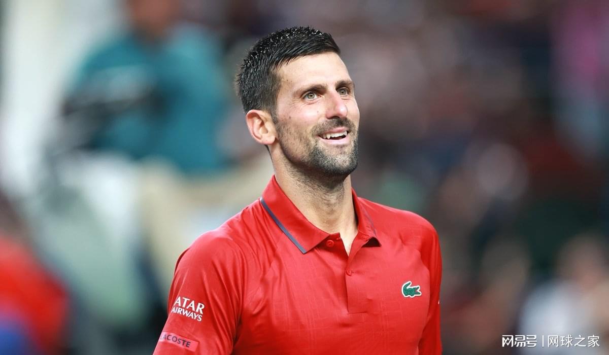 开云体育-德约澳网战袍公布,国外球迷怒批赞助商:一如既往又丑又无聊!