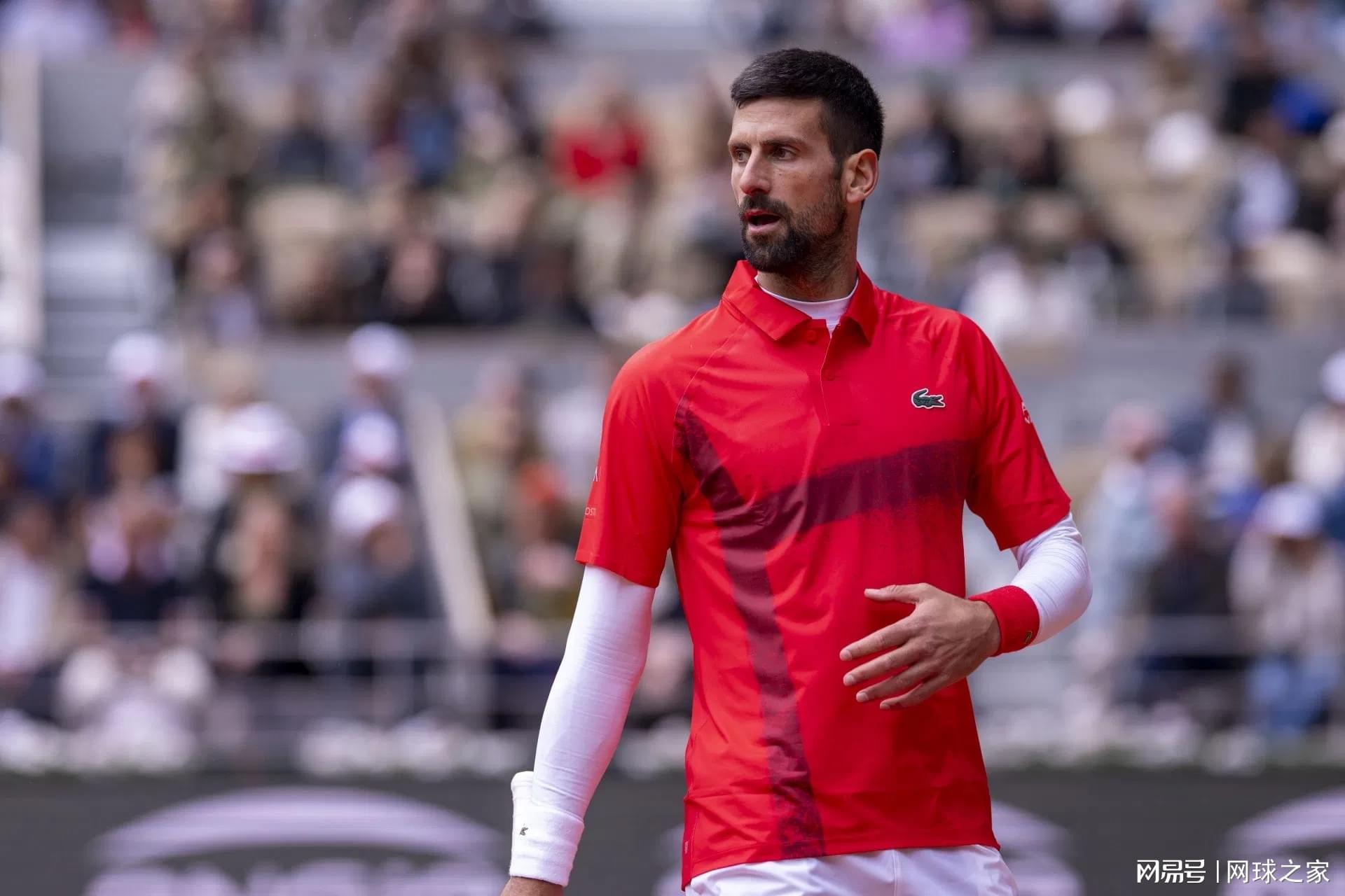 开云体育-德约澳网战袍公布,国外球迷怒批赞助商:一如既往又丑又无聊!