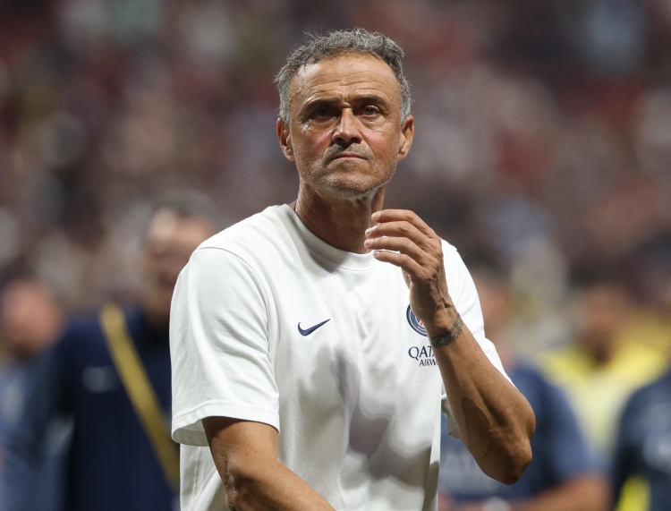 kaiyun-巴黎官方:恩里克遭遇自行车事故锁骨骨折,将接受手术治疗