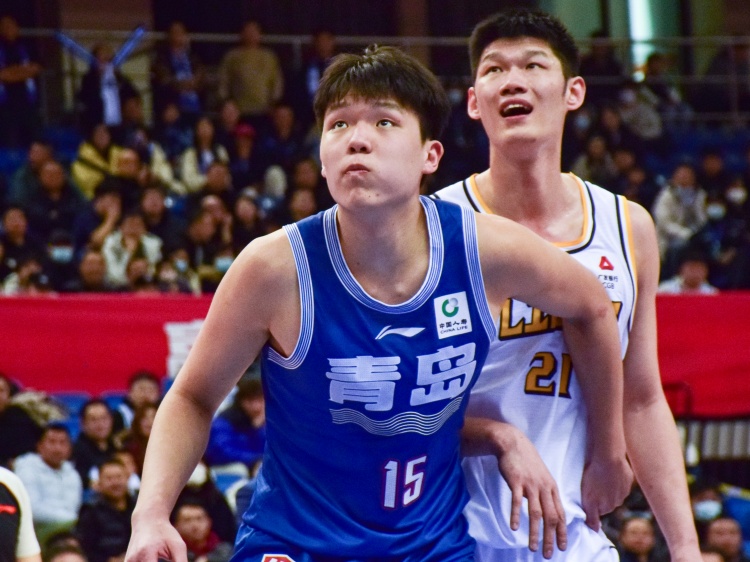 开云-杨瀚森2025赛季高光时刻:季前赛单节爆发14分,NBA首秀即首发,生涯总得分超越周琦