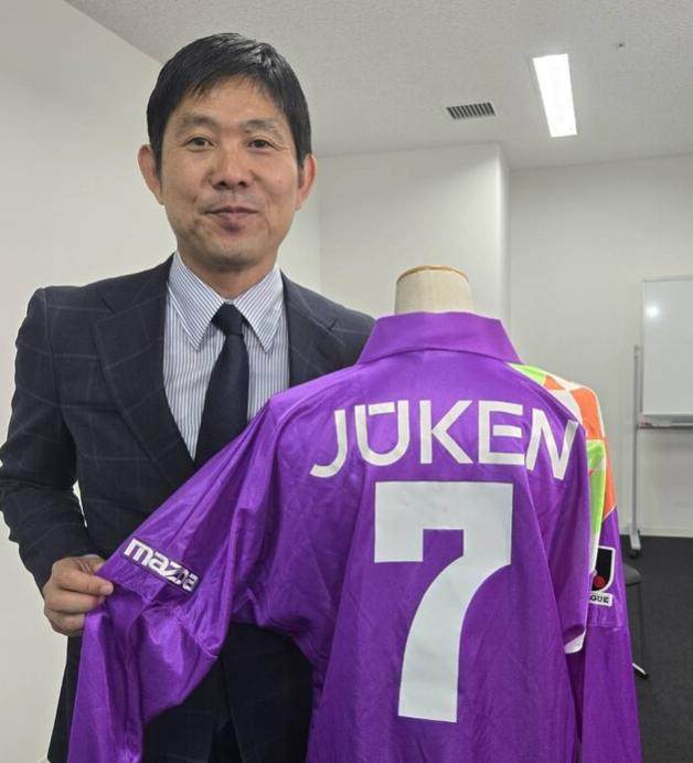 1733805803480005227.png 开云-森保一携上村健一战广岛元老赛 两人曾当8年队友