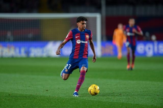 1729208997420045580.jpg 开云官网-【早报】金童奖名单公布,亚马尔一骑绝尘?