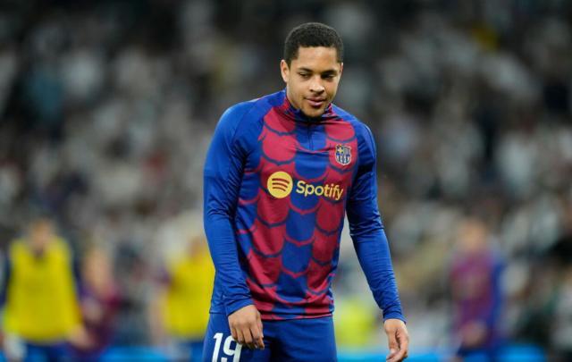 1724223600931050813.jpg 开云下载-罗克离开巴萨 或卖给里斯本竞技 或租借给贝蒂斯?