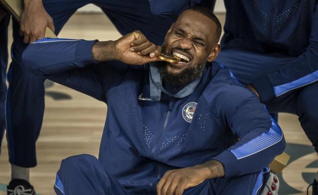 1723354107128045121.jpg 【夜读】超级凡尔赛