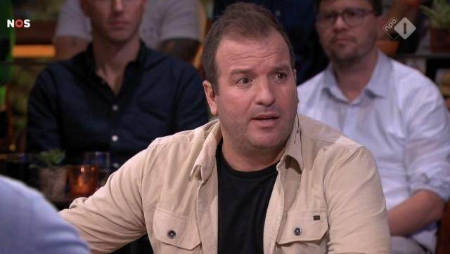 1721001829570098813.jpg 【早报】西班牙2比1英格兰,7场全胜再临欧洲之巅!