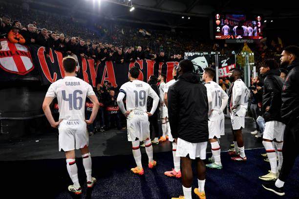 1713487490491052183.jpg 开云下载-孤注一掷的皮奥利疯了,被球迷训话的米兰也疯了