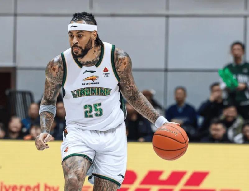 开云体育-辽宁半场压制新疆!继伟完美复出,威尔斯手帝齐爆,新疆3人死顶