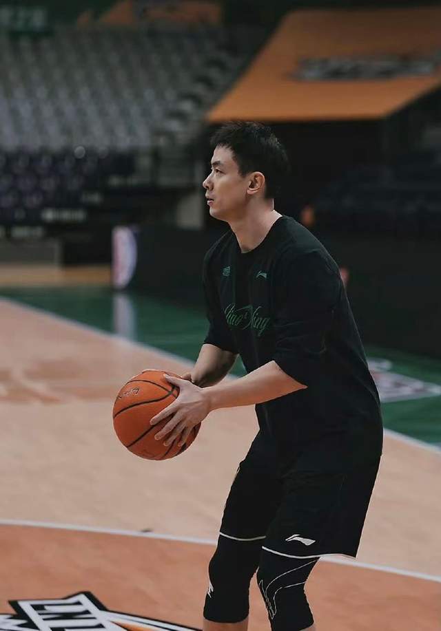 kaiyun-杨鸣:球队投入资金不小成绩差是我的责任,球迷批评对我触动很大