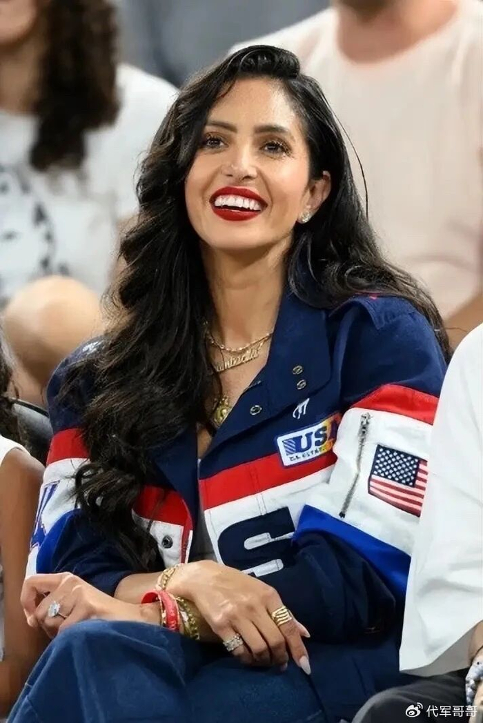 科比去世6年,瓦妮莎瘦60斤依旧美艳,没有再婚带着3个女儿生活|科比·布莱恩特|科比-布莱恩特|家庭|卡普里|小女儿_新浪体育_新浪新闻