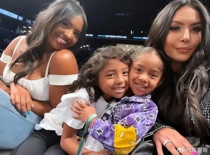 科比去世6年,瓦妮莎瘦60斤依旧美艳,没有再婚带着3个女儿生活|科比·布莱恩特|科比-布莱恩特|家庭|卡普里|小女儿_新浪体育_新浪新闻