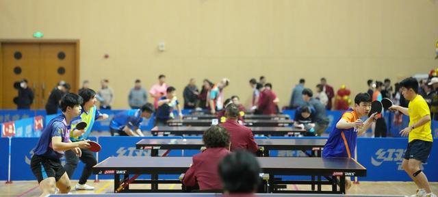 新民晚报红双喜杯开幕,奥运冠军刘诗雯和球友共享“乒乓年夜饭”|体育局|上海|国际乒联|乐融融|乒乓球_新浪体育_新浪新闻