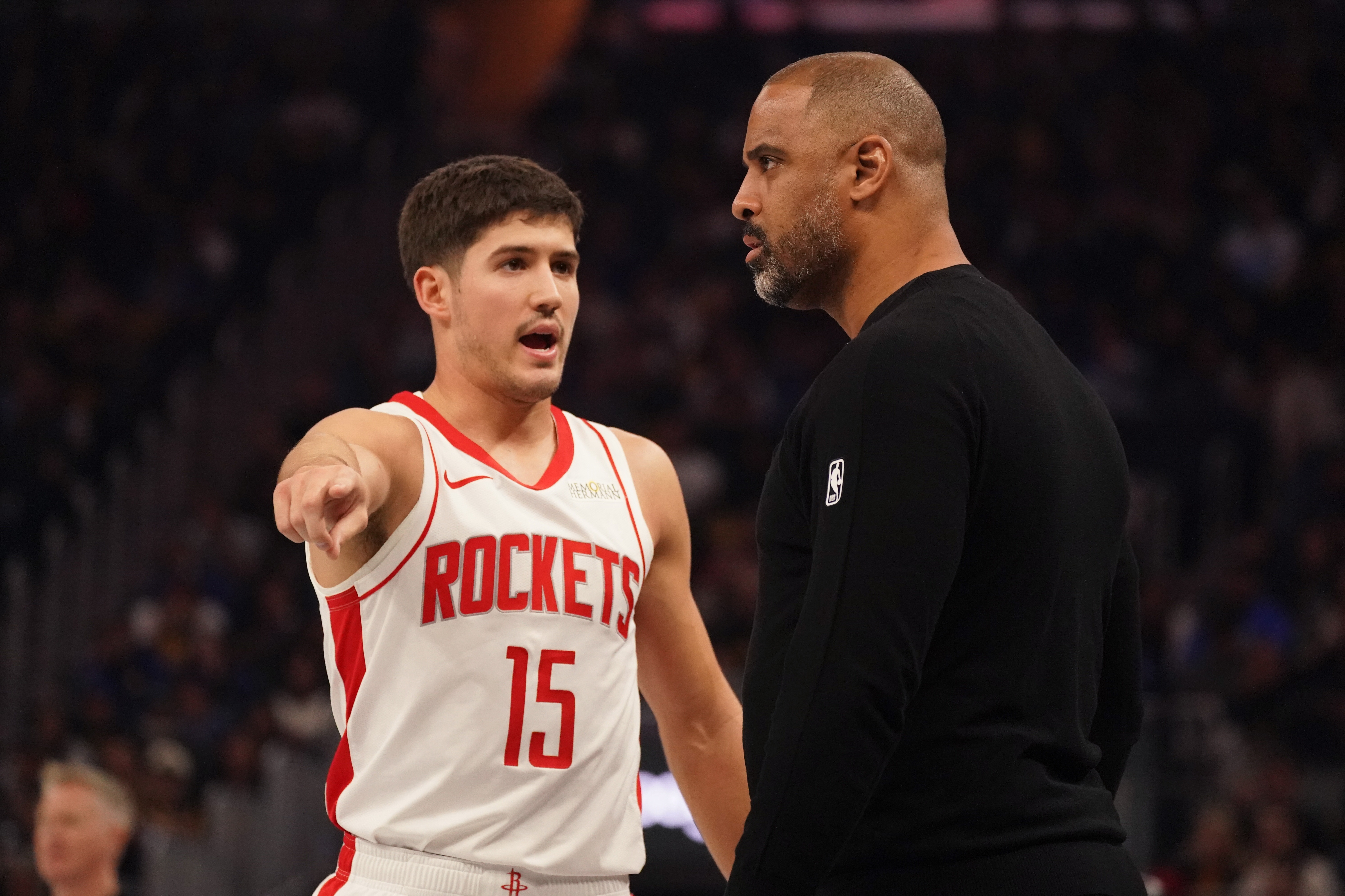 kaiyun-记者：这是火箭一场非典型的胜利 看乌度卡后续给小谢多少容错率