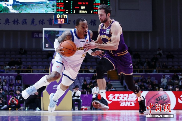CBA常规赛:北京控股队负于浙江方兴渡队|浙江队|体育馆|男子篮球|职业联赛|北控男篮_新浪体育_新浪新闻