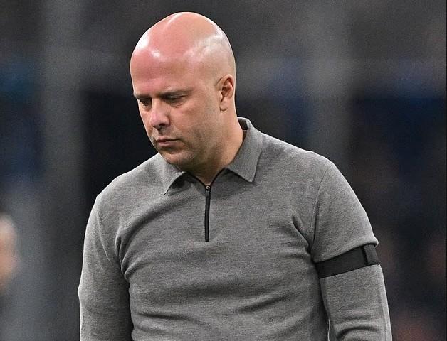 开云APP-卡拉格：球迷应给予斯洛特更多尊重，对他的批评已经明显越界