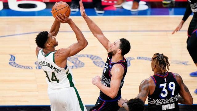 开云APP-西蒙斯亲述（上）：季后赛想复出 背伤发作动弹不得