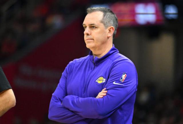 1649304488226064476.png 开云-季前赛全败沃格尔已察觉问题 湖人出局他彻底摊牌