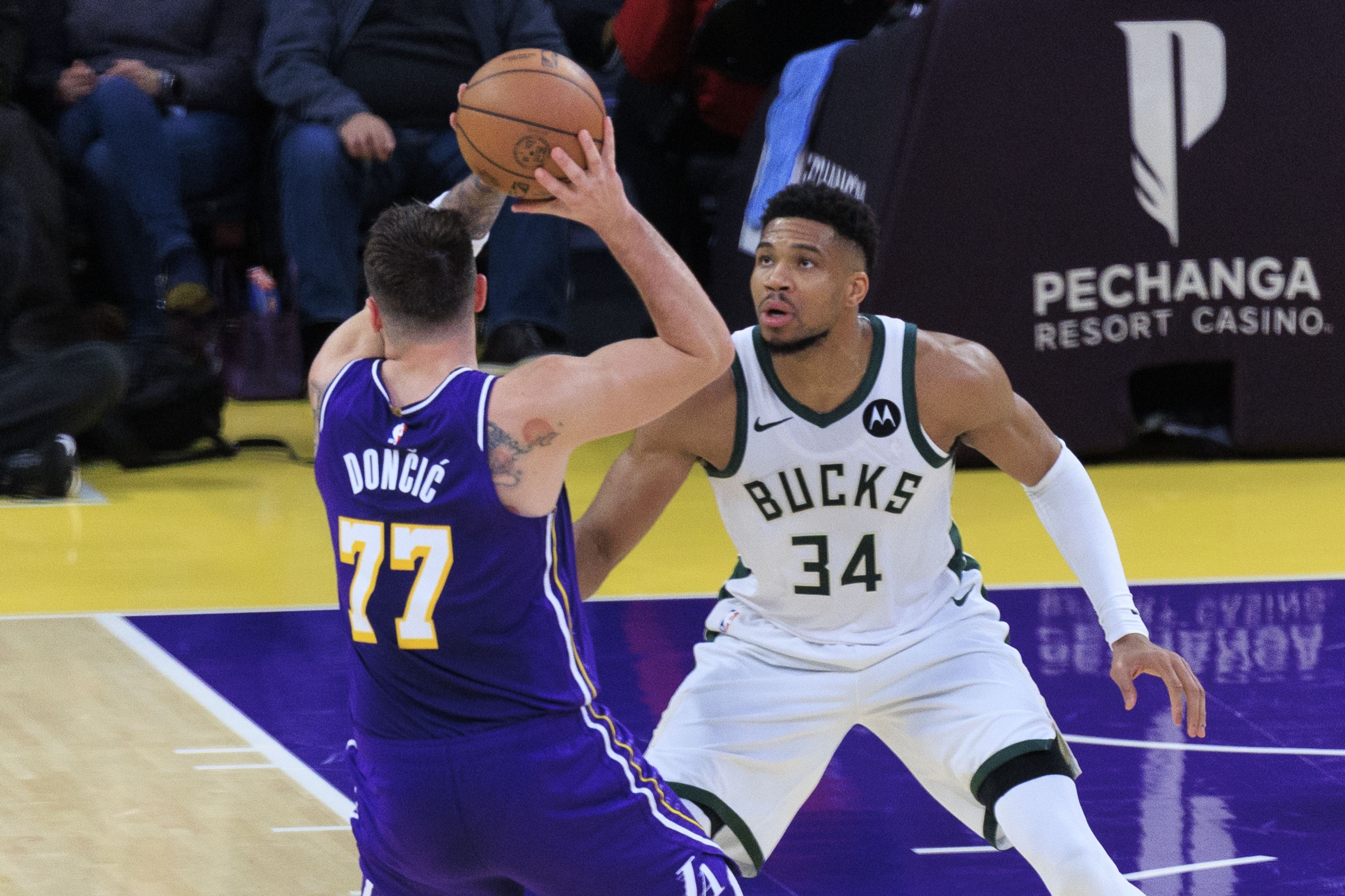 开云官网-美记：字母更喜欢在东海岸打球且他不想与持球过多的控卫一起打球