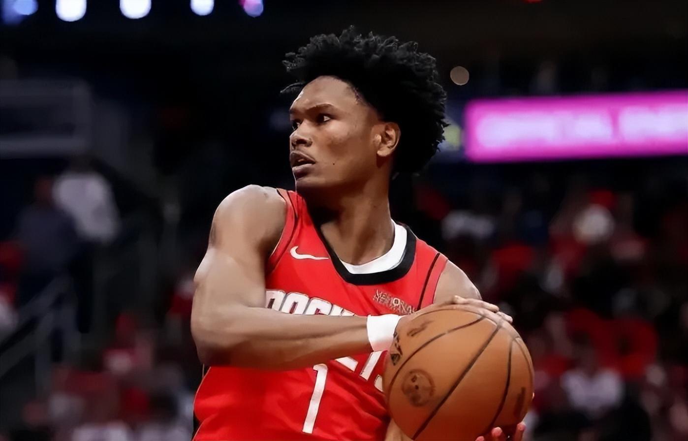 开云下载-火箭4小将再曝弊端！伊森阿门运球真垮，史密斯神经刀，申京撅腚