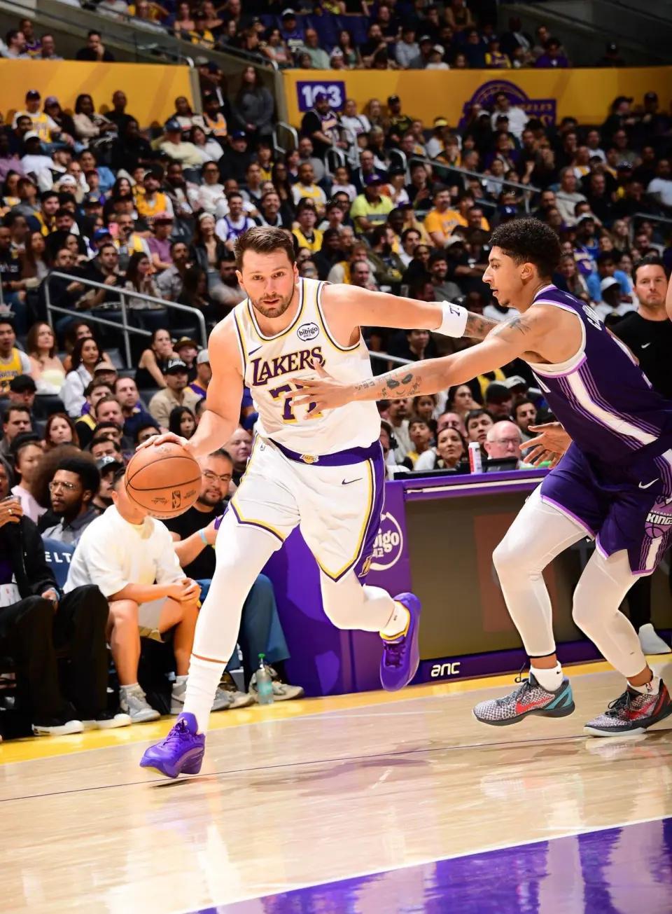 开云-胜国王取2连胜！湖人2战送63次助攻，东契奇终于像詹姆斯那样打球