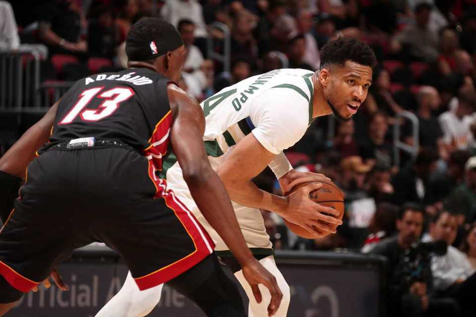 开云下载-阿德巴约83分后轰21+8！热火险胜雄鹿豪取7连胜 字母哥31+6