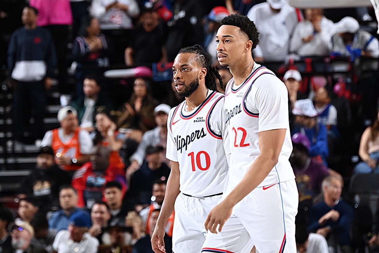 开云APP-攻防两端的表现都很不理想，快船后场新援这是打不了硬仗吗？