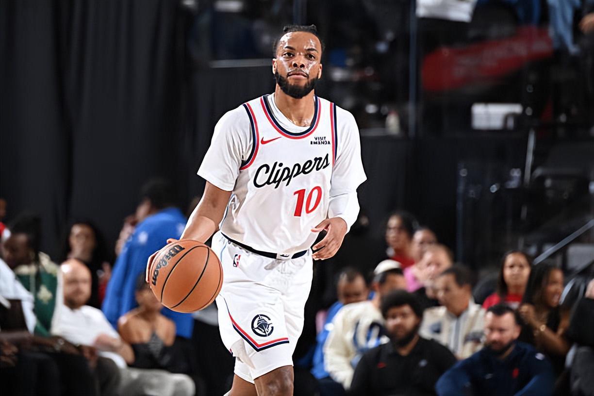 开云APP-攻防两端的表现都很不理想，快船后场新援这是打不了硬仗吗？